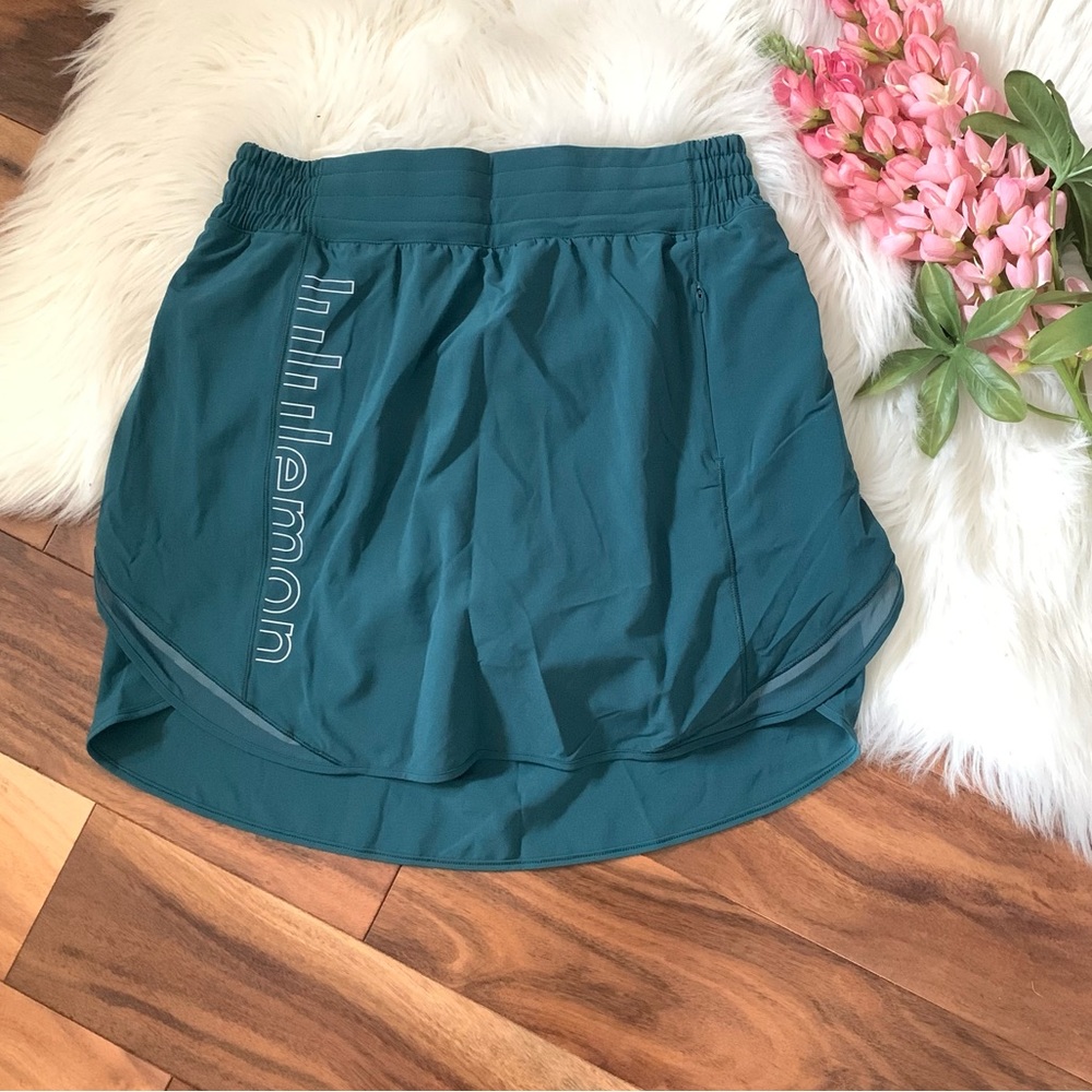 Lululemon Hotty Hot HR Skirt long. Size 6